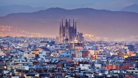 Barcelona hits record population high